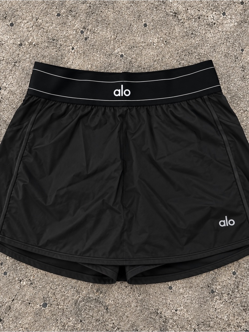 ALO Yoga Black Women’s Athletic Skort with Logo Waistband